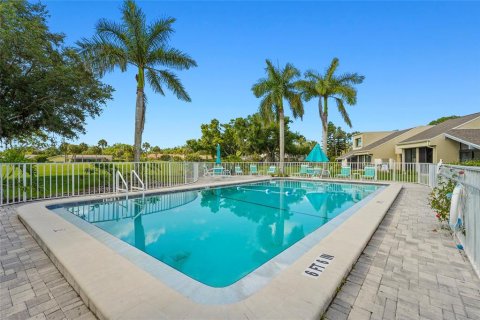 Condo in Sarasota, Florida, 2 bedrooms  № 2195744 - photo 14