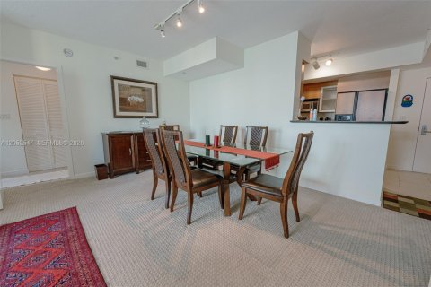 Снять в аренду кондоминиум в Майами, Флорида 2 спальни, 113.99м2, № 2150409 - фото 16