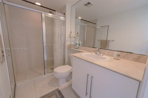 Снять в аренду кондоминиум в Майами, Флорида 2 спальни, 113.99м2, № 2150409 - фото 15