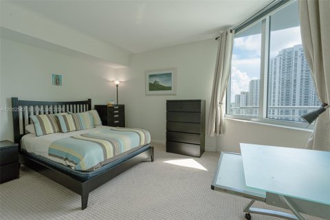 Снять в аренду кондоминиум в Майами, Флорида 2 спальни, 113.99м2, № 2150409 - фото 14