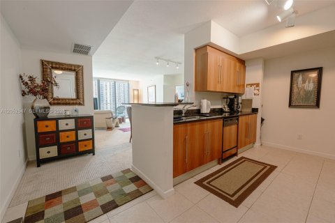 Снять в аренду кондоминиум в Майами, Флорида 2 спальни, 113.99м2, № 2150409 - фото 21