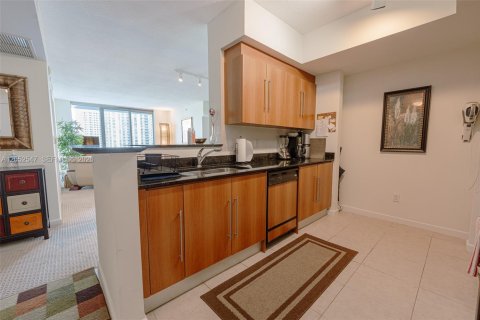 Снять в аренду кондоминиум в Майами, Флорида 2 спальни, 113.99м2, № 2150409 - фото 19