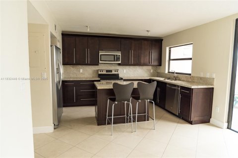 Adosado en venta en Pembroke Pines, Florida, 3 dormitorios, 147.53 m2 № 1809346 - foto 8