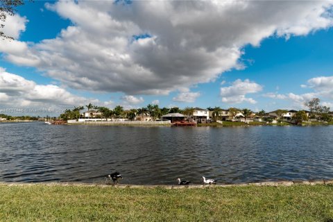 Adosado en venta en Pembroke Pines, Florida, 3 dormitorios, 147.53 m2 № 1809346 - foto 16