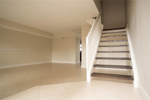 Adosado en venta en Pembroke Pines, Florida, 3 dormitorios, 147.53 m2 № 1809346 - foto 3