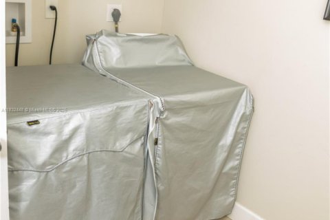Adosado en venta en Pembroke Pines, Florida, 3 dormitorios, 147.53 m2 № 1809346 - foto 7