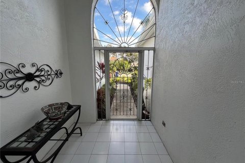 House in Sarasota, Florida 3 bedrooms, 181.16 sq.m. № 1675710 - photo 4