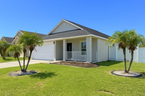 House in Kissimmee, Florida 4 bedrooms, 147.62 sq.m. № 1816562 - photo 1
