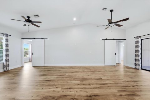 Villa ou maison à vendre à Englewood, Floride: 4 chambres, 185.25 m2 № 2424087 - photo 12