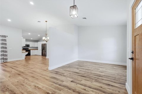 Villa ou maison à vendre à Englewood, Floride: 4 chambres, 185.25 m2 № 2424087 - photo 9