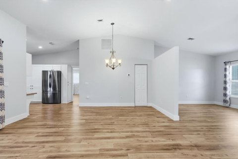 Villa ou maison à vendre à Englewood, Floride: 4 chambres, 185.25 m2 № 2424087 - photo 10
