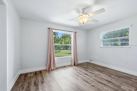 Villa ou maison à vendre à Englewood, Floride: 4 chambres, 185.25 m2 № 2424087 - photo 26