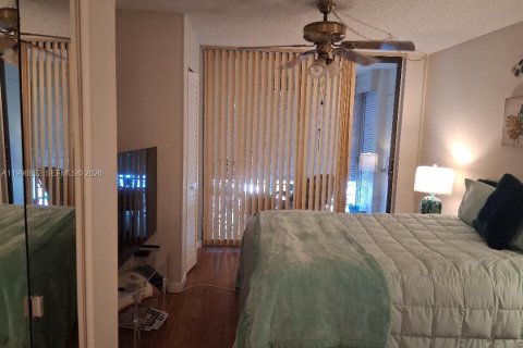 Condominio en alquiler en Pembroke Pines, Florida, 1 dormitorio № 2060924 - foto 19