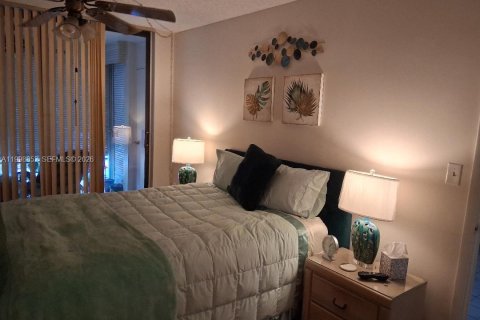 Condominio en alquiler en Pembroke Pines, Florida, 1 dormitorio № 2060924 - foto 20