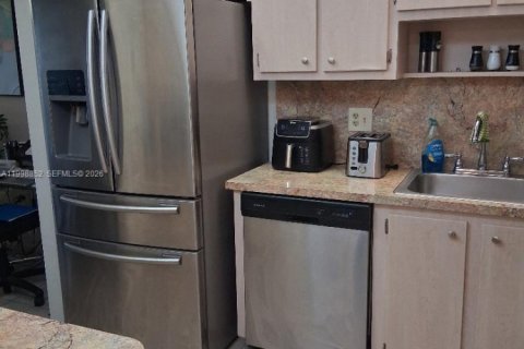 Condominio en alquiler en Pembroke Pines, Florida, 1 dormitorio № 2060924 - foto 7