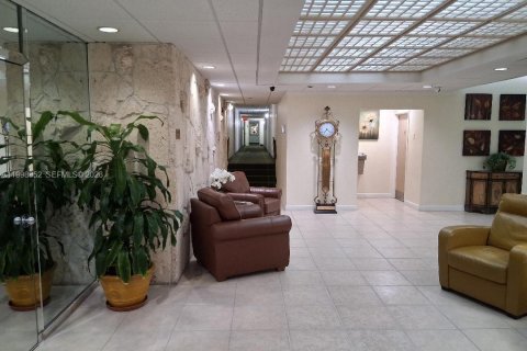 Condominio en alquiler en Pembroke Pines, Florida, 1 dormitorio № 2060924 - foto 4