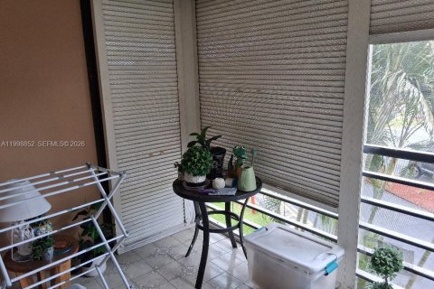 Condominio en alquiler en Pembroke Pines, Florida, 1 dormitorio № 2060924 - foto 21