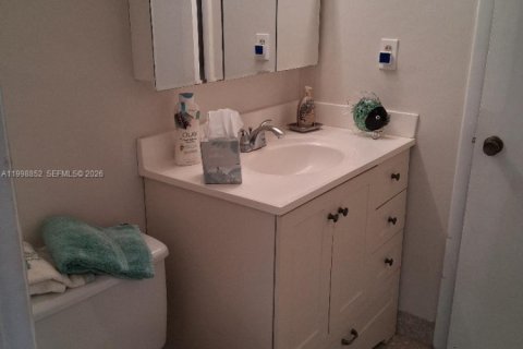 Condominio en alquiler en Pembroke Pines, Florida, 1 dormitorio № 2060924 - foto 13