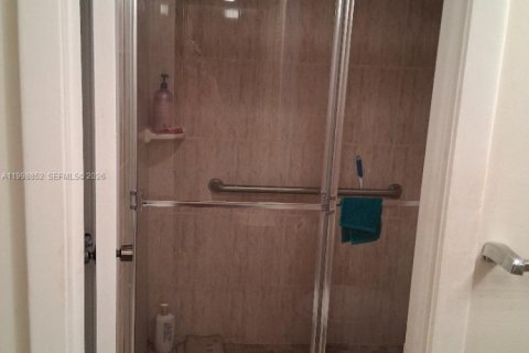 Condominio en alquiler en Pembroke Pines, Florida, 1 dormitorio № 2060924 - foto 15
