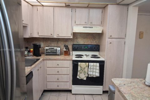 Condominio en alquiler en Pembroke Pines, Florida, 1 dormitorio № 2060924 - foto 8