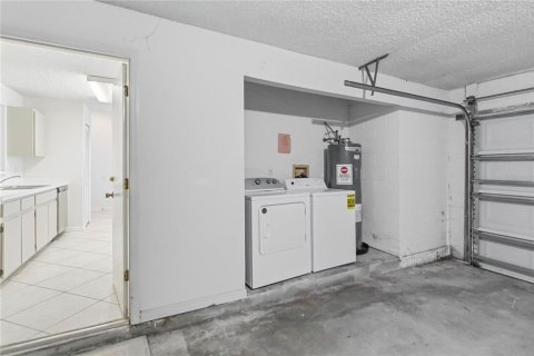 House in Kissimmee, Florida 3 bedrooms, 144.28 sq.m. № 2406259 - photo 24