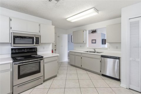 House in Kissimmee, Florida 3 bedrooms, 144.28 sq.m. № 2406259 - photo 9
