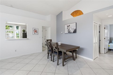 House in Kissimmee, Florida 3 bedrooms, 144.28 sq.m. № 2406259 - photo 6