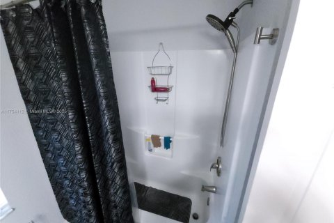 Casa en venta en Vero Beach, Florida, 3 dormitorios, 135.92 m2 № 1861890 - foto 29