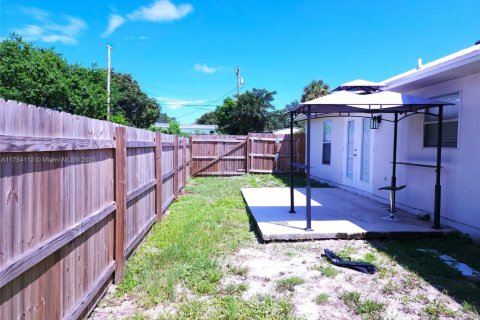 Casa en venta en Vero Beach, Florida, 3 dormitorios, 135.92 m2 № 1861890 - foto 14