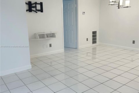 Copropriété à louer à Miami Beach, Floride: 1 chambre, 64.66 m2 № 1927579 - photo 7