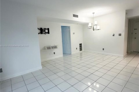 Copropriété à louer à Miami Beach, Floride: 1 chambre, 64.66 m2 № 1927579 - photo 6