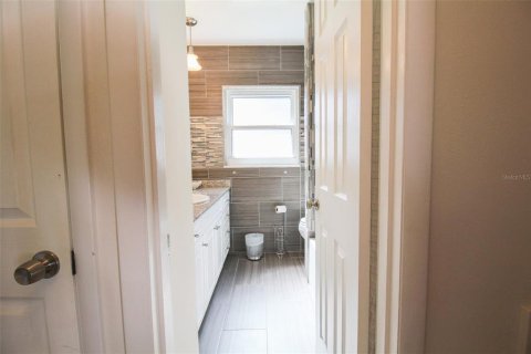 Villa ou maison à louer à Sarasota, Floride: 4 chambres, 190.82 m2 № 2298771 - photo 24