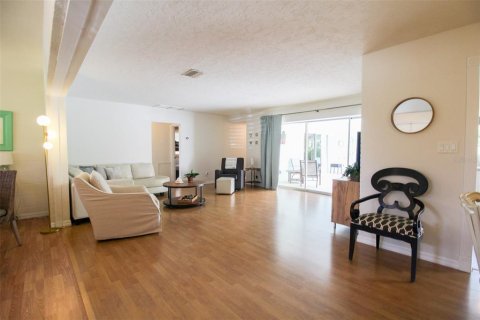 Villa ou maison à louer à Sarasota, Floride: 4 chambres, 190.82 m2 № 2298771 - photo 8