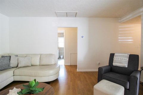 Villa ou maison à louer à Sarasota, Floride: 4 chambres, 190.82 m2 № 2298771 - photo 18