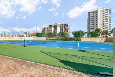 Condo in Fort Lauderdale, Florida, 1 bedroom № 2257495 - photo 28