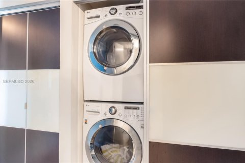 Condo in Fort Lauderdale, Florida, 1 bedroom № 2257495 - photo 17