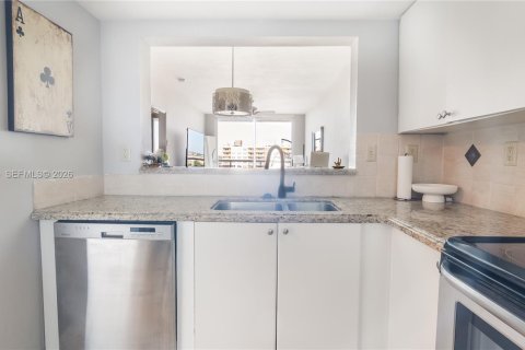 Condo in Fort Lauderdale, Florida, 1 bedroom № 2257495 - photo 5