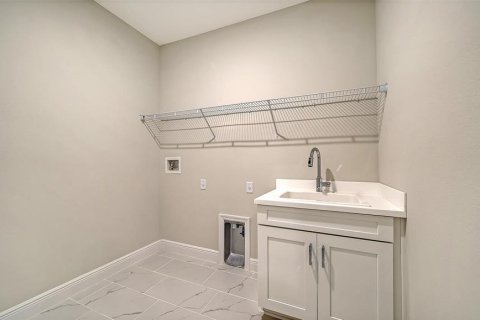 Villa ou maison à vendre à Sarasota, Floride: 3 chambres, 196.02 m2 № 2436676 - photo 28