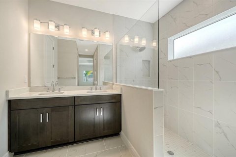 Villa ou maison à vendre à Sarasota, Floride: 3 chambres, 196.02 m2 № 2436676 - photo 5