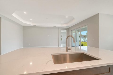 Villa ou maison à vendre à Sarasota, Floride: 3 chambres, 196.02 m2 № 2436676 - photo 13