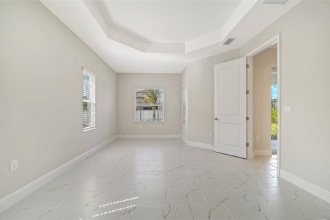 Villa ou maison à vendre à Sarasota, Floride: 3 chambres, 196.02 m2 № 2436676 - photo 16