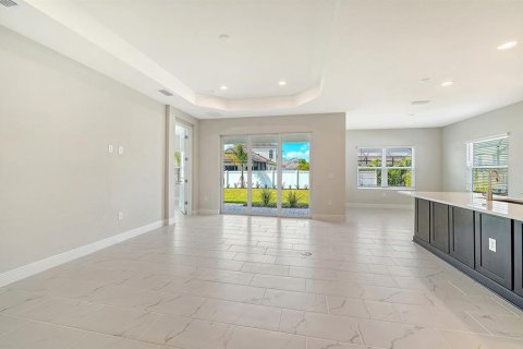 Villa ou maison à vendre à Sarasota, Floride: 3 chambres, 196.02 m2 № 2436676 - photo 3
