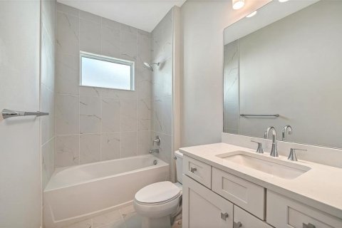Villa ou maison à vendre à Sarasota, Floride: 3 chambres, 196.02 m2 № 2436676 - photo 21