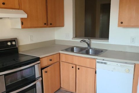Condo in Orlando, Florida, 3 bedrooms  № 2166430 - photo 2