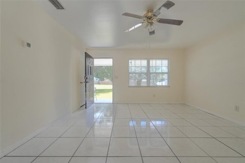 House in Orlando, Florida 3 bedrooms, 123.19 sq.m. № 1906392 - photo 4