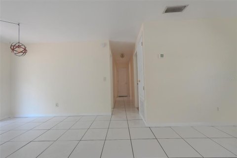 House in Orlando, Florida 3 bedrooms, 123.19 sq.m. № 1906392 - photo 6