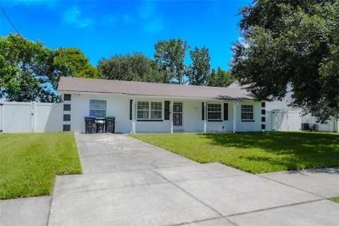 House in Orlando, Florida 3 bedrooms, 123.19 sq.m. № 1906392 - photo 1