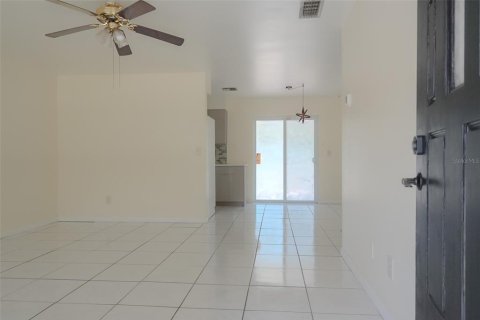 House in Orlando, Florida 3 bedrooms, 123.19 sq.m. № 1906392 - photo 3