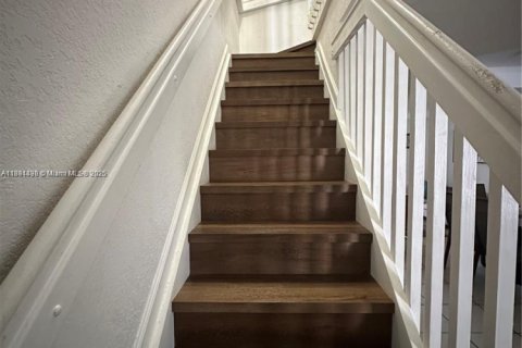 Touwnhouse à louer à Miami, Floride: 3 chambres, 106.84 m2 № 1944699 - photo 8
