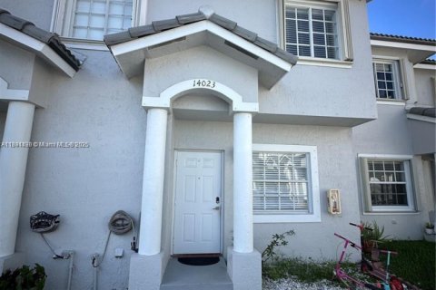 Touwnhouse à louer à Miami, Floride: 3 chambres, 106.84 m2 № 1944699 - photo 1